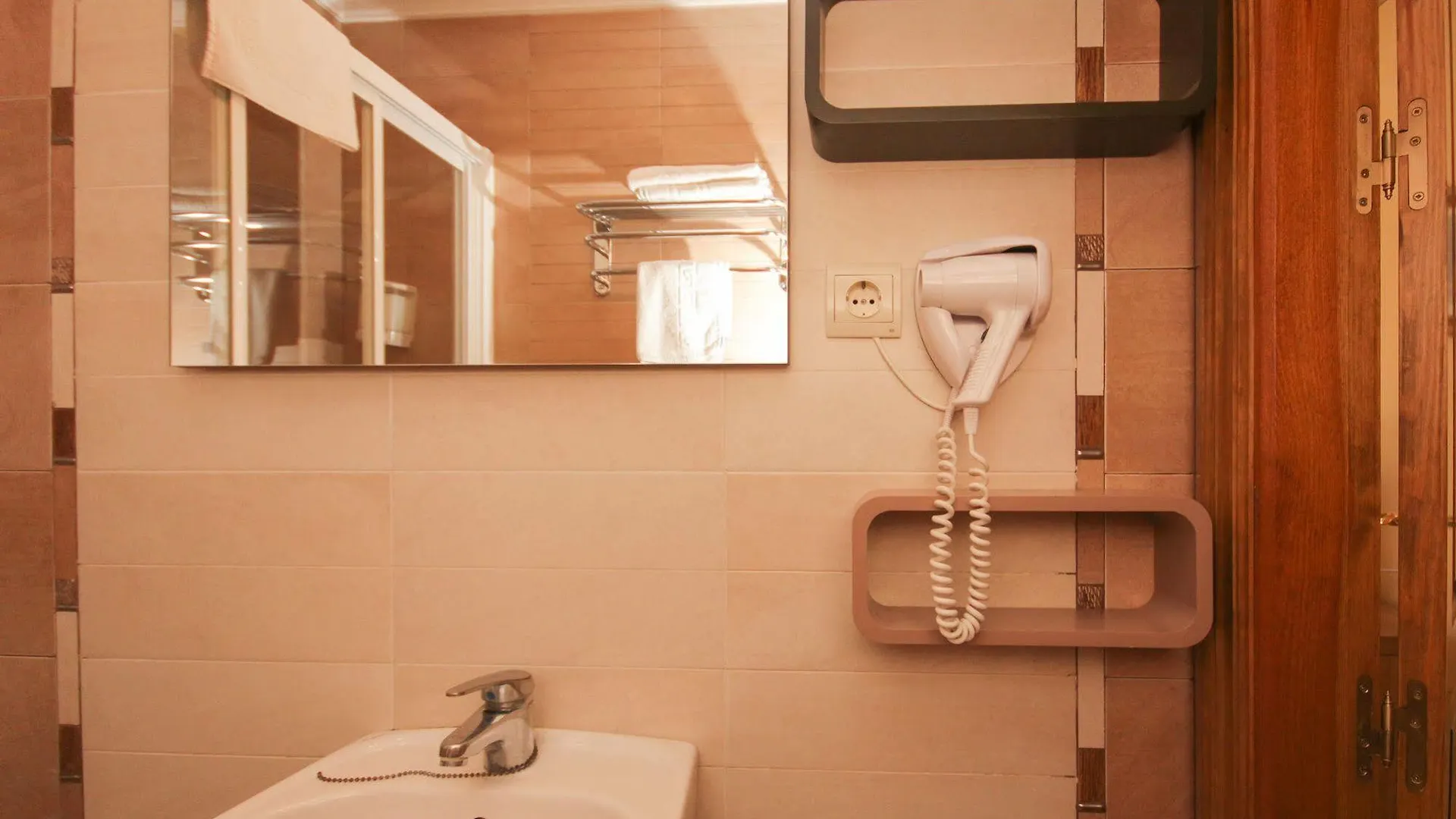 Hostal Costa Azul Granada 2*,
