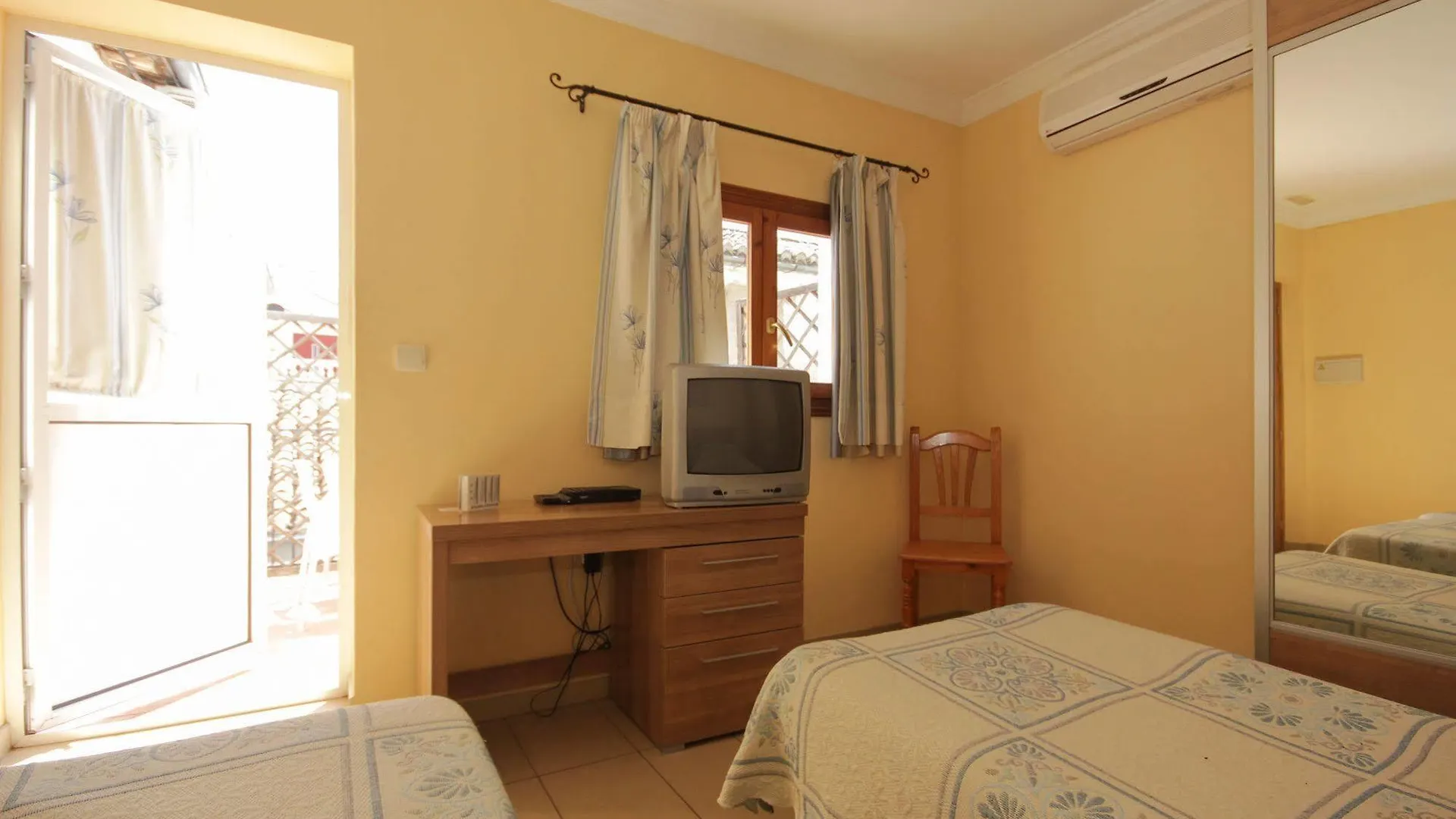 Hostal Costa Azul Granada 2*,